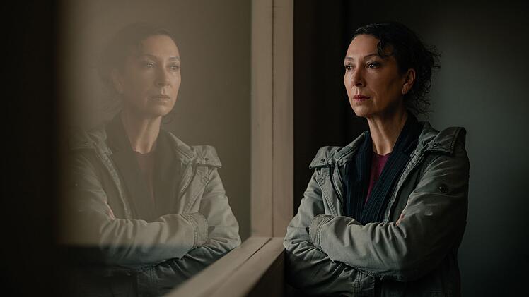 Eigentlich darf Fanny Gruber (Ursula Strauss) im Fall ihres Sohnes gar nicht ermitteln, und dennoch tut sie es. Dabei scheint sie auf eine wichtige Spur zu sto&szlig;en.