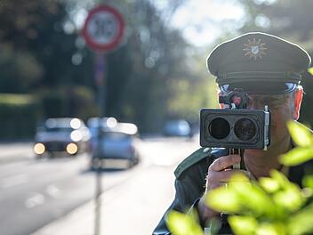 In M&uuml;nchen wurde eine hochschwangere Frau geblitzt, als sie mit ihrem Fahrer auf dem Weg ins Krankenhaus war. Kurze Zeit sp&auml;ter bekam sie ihr Kind.  Symbolbild: Matthias Balk/dpa