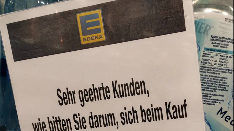 Coburg: Edeka-Supermarkt schränkt Wasserverkauf ein - "ich bin da solidarisch"