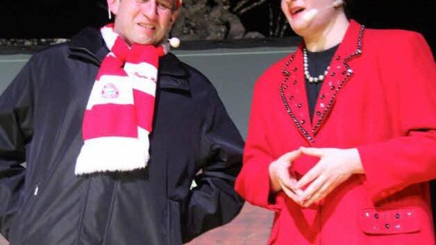Angie (Marcel Ott) und Uli Hoeneß (Horst Kampe) wurden ebenfalls auf die Schippe genommen.