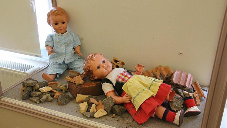Puppen begleiteten Kinder überall hin - viele auch auf der Flucht nach dem Zweiten Weltkrieg. Foto: Simone Bastian