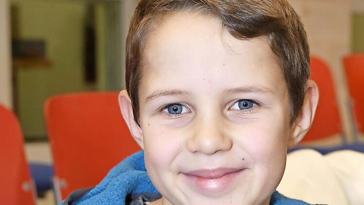 Jonathan (10): "Ich wusste nicht, dass man so viele Möglichkeiten hat, um das Haus des Nikolaus zu zeichnen. Es sind 41! Und dass der Stapel mit allen Briefen von den Kindern größer wäre als der größte Turm der Welt ist." Foto: Ronald Rinklef