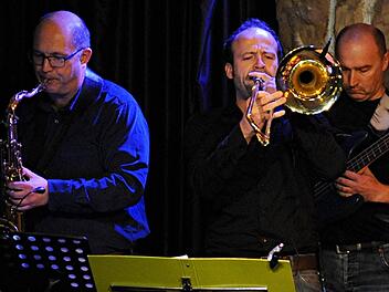 Die Gruppe Soul Message legte einen überzeugenden Auftritt im Jazzkeller Bamberg hin. Fotos: Helmut Ölschlegel