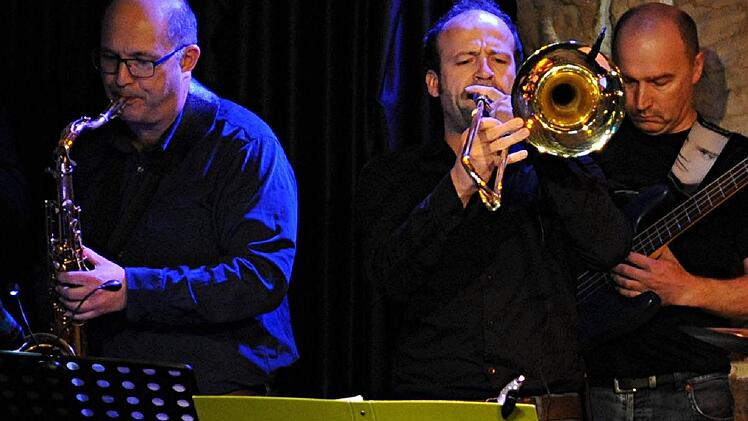 Die Gruppe Soul Message legte einen überzeugenden Auftritt im Jazzkeller Bamberg hin. Fotos: Helmut Ölschlegel