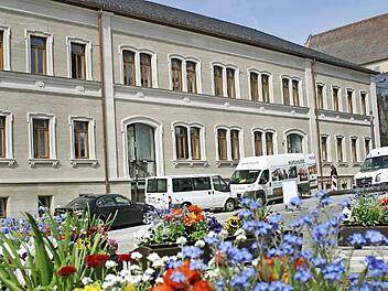Bald herrscht im Dienstleistungszentrum in Iphofen wieder das blühende Leben.  Fotos: Eike Lenz