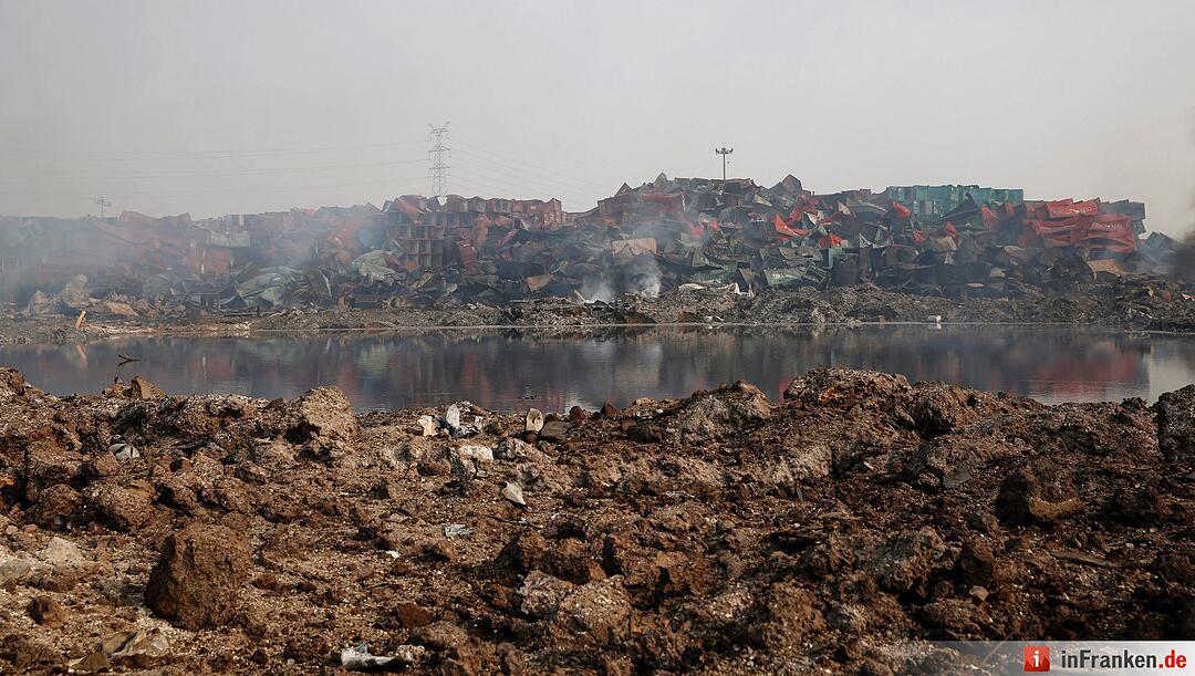 Huge explosion rocks Chinese port city of Tianjin