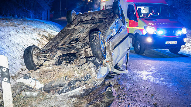 Amlingstadt: Auto &uuml;berschl&auml;gt sich bei Unfall auf BA25