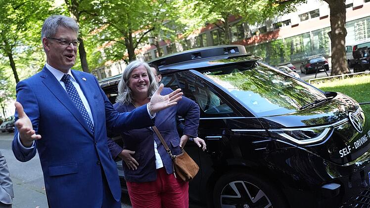 Bundesverkehrsminister Schnieder trifft britische Amtskollegin