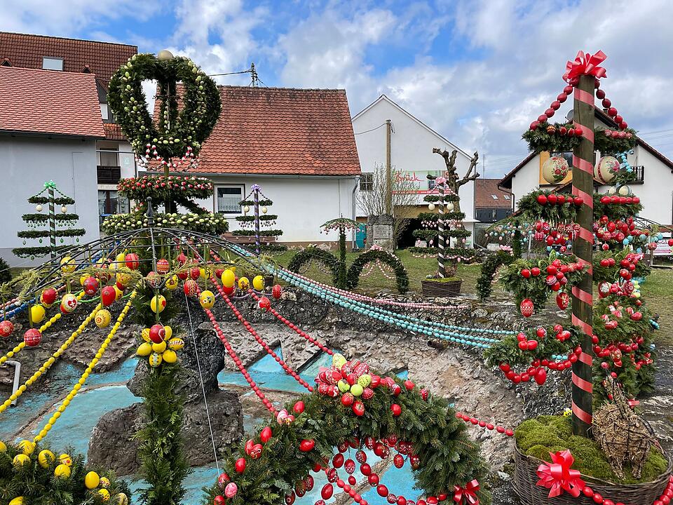 Osterbrunnen in der fränkischen Schweiz wieder geschmückt
