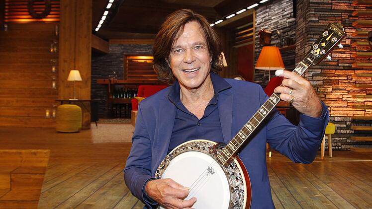 Jürgen Drews scheint äußerlich nie zu altern. So fiel dieser Schwindel kaum auf: "In den 70-ern hat mich meine Plattenfirma gezwungen, dass ich mich drei Jahre jünger mache."