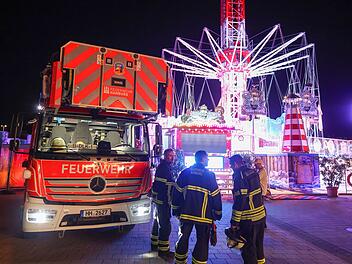 Horrorszenario auf Hamburger Volksfest: Besucher sitzen drei Stunden auf Karussell fest