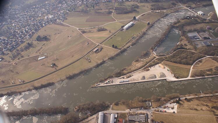 Der Kanal  bei Forchheim-Buckenhofen Foto: Fr&auml;nkische Fliegerschule Feuerstein