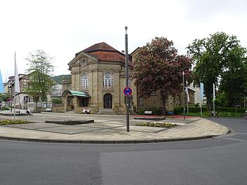 Bad Kissingen: Theaterplatz bekommt neue Beleuchtung - "athmosph&auml;risch neu in Szene gesetzt"