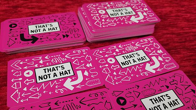Spiele-Test 'That's not a hat': verblüffend-geniales Party-Kartenspiel