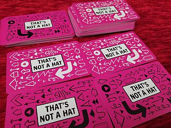 Spiele-Test 'That's not a hat': verblüffend-geniales Party-Kartenspiel