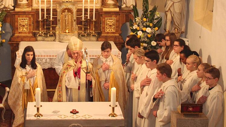 Zum Abschluss des Festgottesdiensts segnete der Erzbischof die Anwesenden.