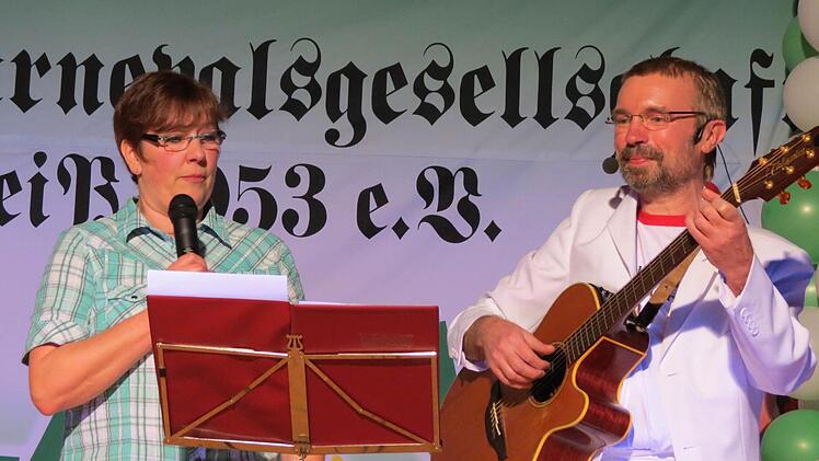 Musikalischer Einblick in die VG Euerdorf: Frau Grün und Herr Weiß von der EU-KA-GE sparten nicht mit Seitenhieben. Foto: Doris Bauer