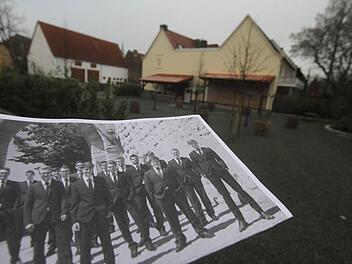Ein Teil des Windsbacher Knabenchors sollte nächste Woche im Biergarten auftreten? Besitzer Alex Deistler sieht da eher schwarz-weiß. Die Bürokratie und Kultur scheinen nicht zusammen zu passen. Foto: Michael Busch