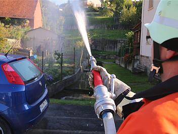 Auch im Oberdorf ist der Wasserdruck noch stark genug.