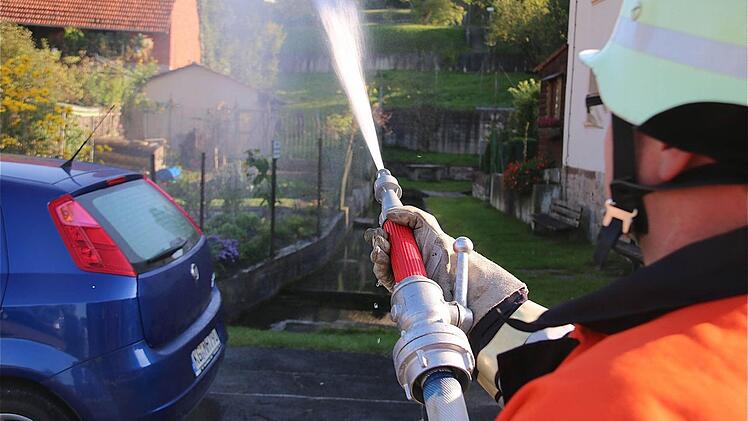 Auch im Oberdorf ist der Wasserdruck noch stark genug.
