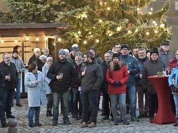 Auf das Erreichte und auf die Planungen und Vorhaben für 2020 ging Bürgermeister Claus Bittenbrünn in seiner Ansprache beim Neujahrsempfang der Stadt auf dem Marktplatz ein. Foto: Gerold Snater