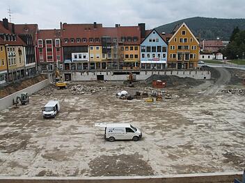 Zu Beginn der Bauarbeiten sah der Zentralparkplatz wüst aus.BR-Redaktion