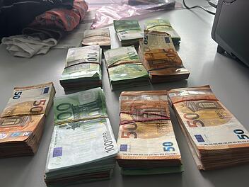 Serie von verdächtigen Bargeldfunden an der A3 in Bayern - was hat es damit auf sich?