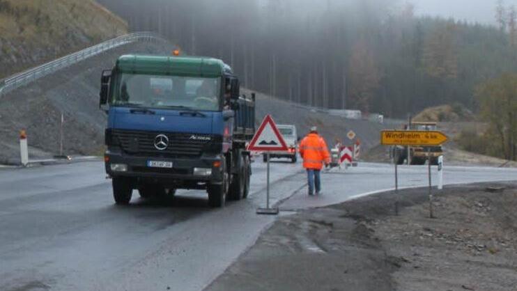Die Baumaßnahme im nördlichen Landkreis kommt gut voran. Noch heuer soll die "neue" B 85 befahrbar werden. Foto: Veronika Schadeck