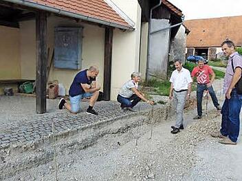 Ortstermin in Höfles  Foto: Petra Malbrich