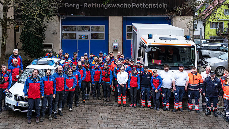 Pottenstein: Viele Besucher bei Lichterprozession - so lief der Sanit&auml;tsdienst