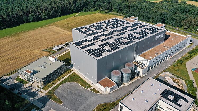 Rednitzhembach: Enormes Logistikzentrum eröffnet - Unternehmen investiert Millionen