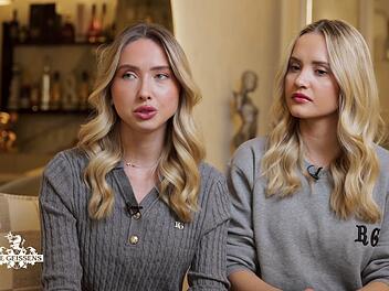 M&uuml;ssen sich eine Standpauke von ihrer Mutter anh&ouml;ren: Shania und Davina Geiss.