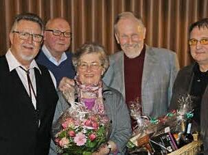 Helmut Pfefferle, Ernst Jürgen Dahlmann, Monika Hofmann, Eberhard Hofmann und Georg Hötzelein (2. v. l.)  Foto: Franz Galster