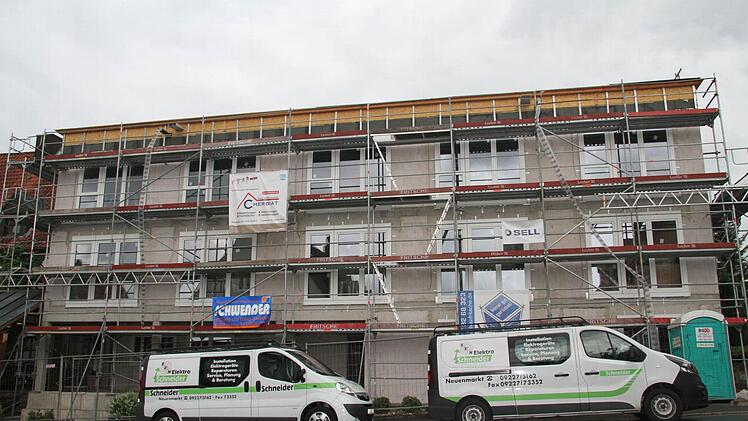 Im Erdgeschoss dieses Gebäudetraktes soll eine Begegnungsstätte entstehen. Foto: Sonny Adam