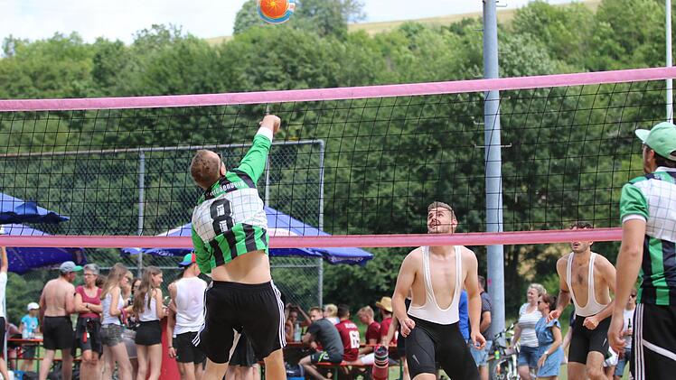 Beachvolleyball-Turnier in Oberbach. Sebastian Schmitt