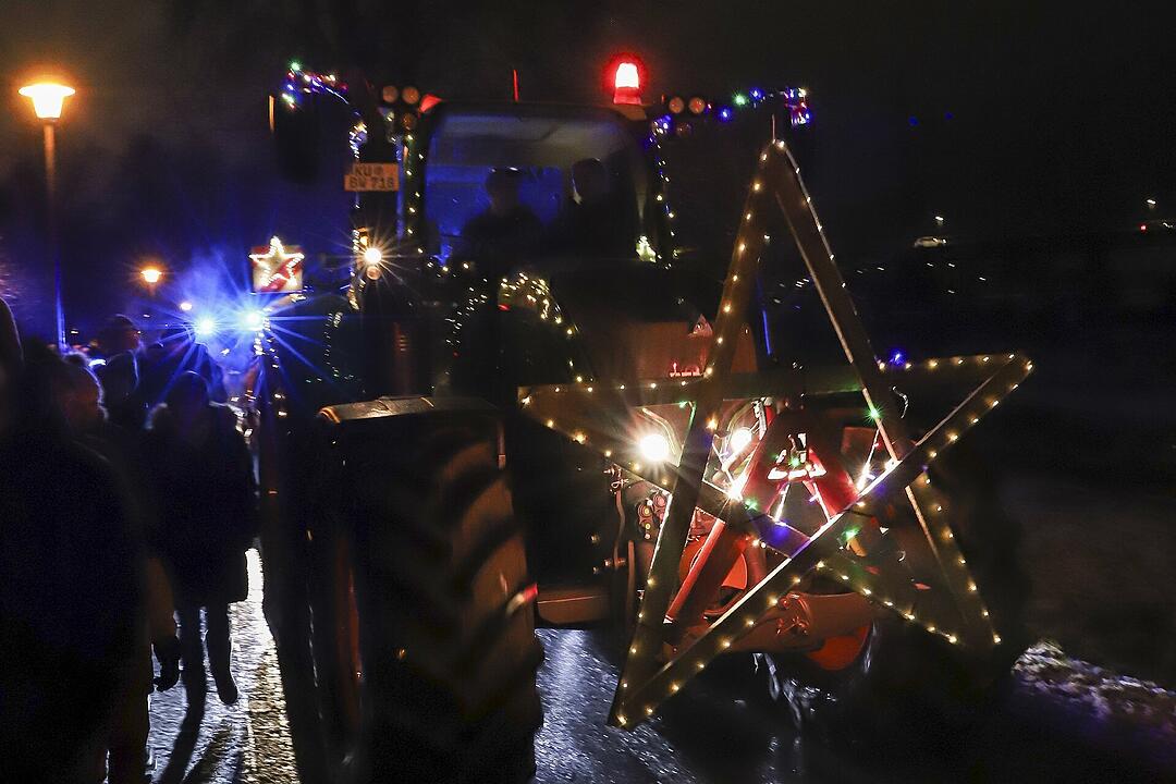 In Kulmbach durfte die beliebte Lichterfahrt der Traktoren stattfinden.