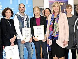 Nach der Verleihung des Coburger Drehbuchpreises (von links): Klaus Schaefer, Susanne Finkens (zweiter Preis), Tilman Braun (dritter Preis), Isabell Serauky, Claudia Gladziejewski, Birgit Weber, Lisa Giehl (Jurymitglied) und Michael Böhm. Foto: Berthold Köhler