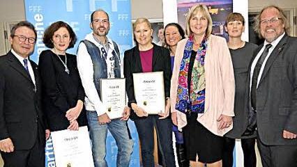 Nach der Verleihung des Coburger Drehbuchpreises (von links): Klaus Schaefer, Susanne Finkens (zweiter Preis), Tilman Braun (dritter Preis), Isabell Serauky, Claudia Gladziejewski, Birgit Weber, Lisa Giehl (Jurymitglied) und Michael Böhm. Foto: Berthold Köhler
