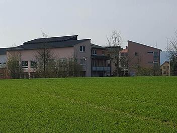 22 000 Quadratmeter groß ist das Baugebiet, das im Anschluss an das Awo-Seniorenheim in der Kirschenallee (Bild) ausgewiesen werden soll. Foto: Alexander Hartmann
