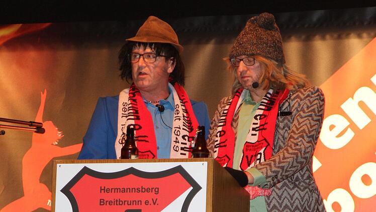 Eine lustige Einlagen mit Beiträgen aus dem Vereinsleben boten die beiden "Landstreicher" Jürgen Schmitt (links) und Jochen Greul.