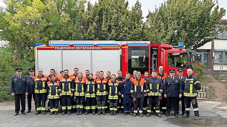 Hinten, von links: Horst Krapf, Harald Albert, Eugen Prugger, Luis Kiesel, Jürgen Henz, Tobias Kaprol, Eugenia Yakovenko, Sven Neder, Michael Brendler, Lukas Ort, Fabian Müller, Tobias Dittrich und Michael Wolf. Vorne von links: Andreas Kuhn, Anja...