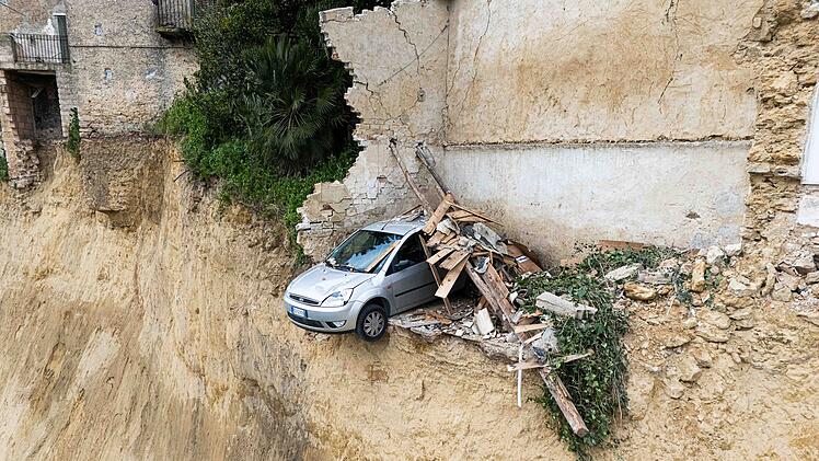 Niscemi am Abgrund: Erdrutsch bedroht Sizilien-Urlaub und Einwohner