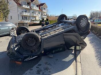 Lichtenfels: Mann rammt parkendes Auto