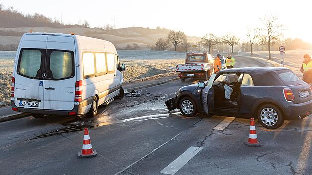 R&ouml;dental: Unfall zwischen Mini und Transporter