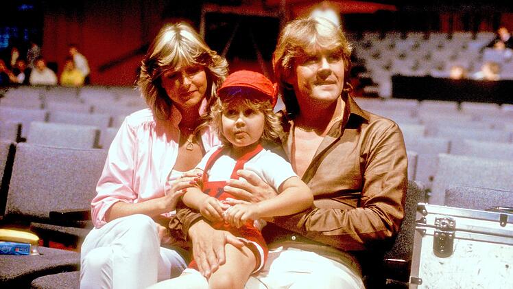 Im Jahr 1976 heiratet Howard Carpendale zum ersten Mal: Aus der Ehe mit Claudia Herzfeld stammt Sohn Wayne, der sp&auml;ter selbst als Schauspieler und Moderator bekannt wird.