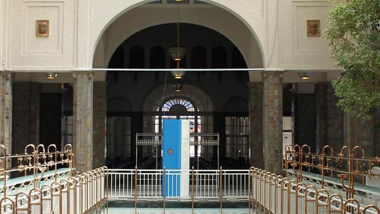 Die über 100 Jahre alte Brunnenhalle gehört zu den besonderen Sehenswürdigkeiten Bad Kissingens. Foto: Mäuser