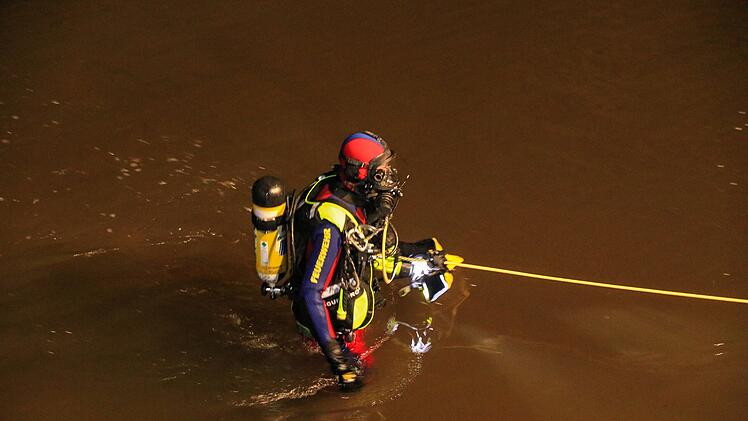 Gro&szlig;einsatz f&uuml;r Wasserrettung: Einsatzkr&auml;fte