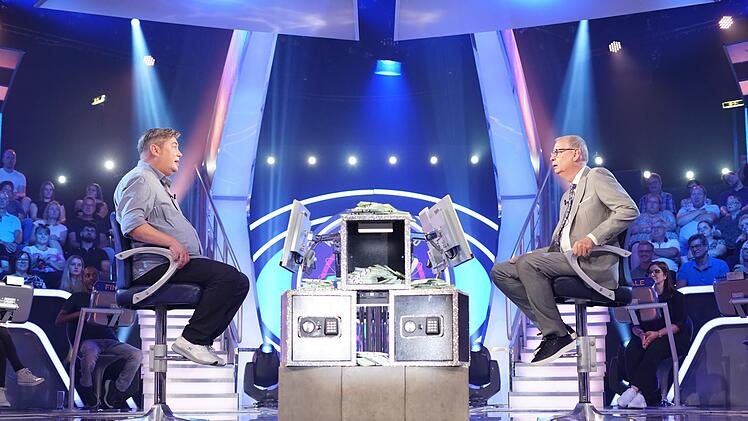 Bei Günther Jauch (rechts) räumte Sascha Korf 20.003,70 Euro ab.
