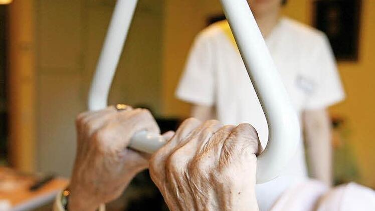 Halt finden in den letzten Lebensjahren. Dafür hat der Gesetzgeber einiges auf den Weg gebracht und das war auch das wesentliche Thema beim Hospiztag in Bad Kissingen. Foto: Angelika Warmuth, dpa