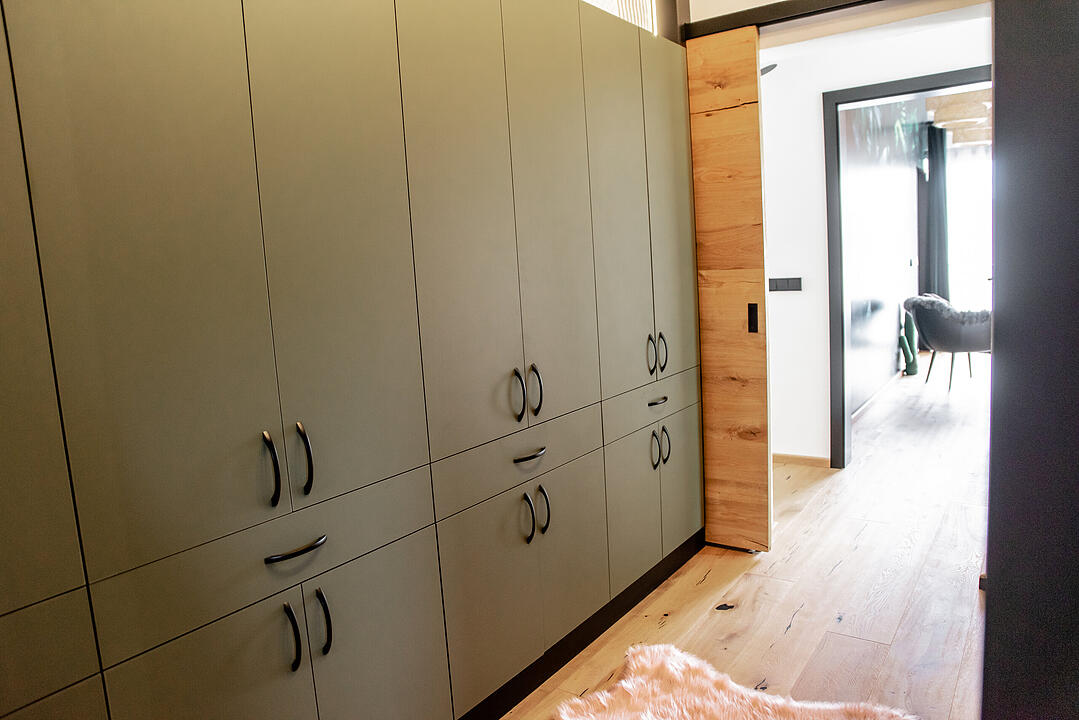 "Holzverwandler" Tim Fleischmann aus Zettlitz: Wandschrank